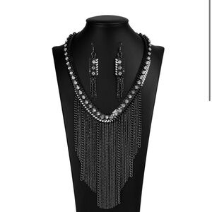 NWT - Paparazzi Zi Collection - The Alex Necklace - gunmetal & rhineston…